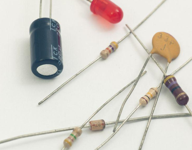 直插电阻和贴片电阻的功能区别